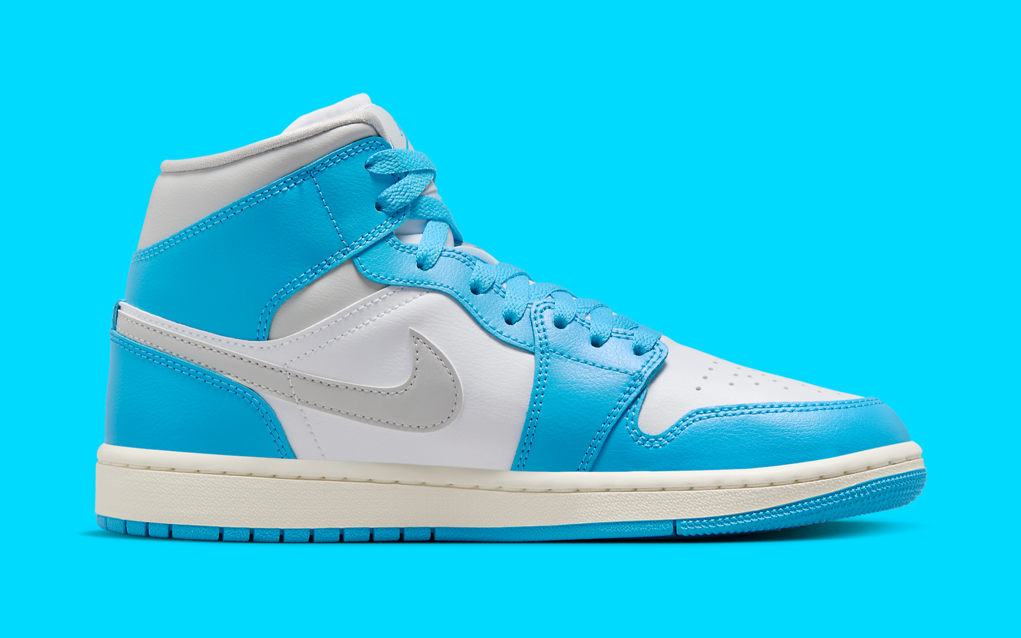 スニーカー [Nike] Air Jordan 1 Mid Dark Powder Blue White WMNS AIR JORDAN 1 MID - DARK POWDER BLUE / WHITE
